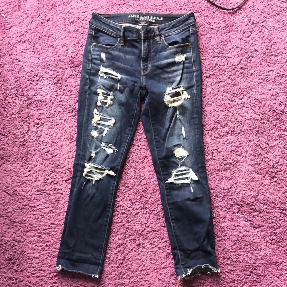 Dark walk distressed jeans